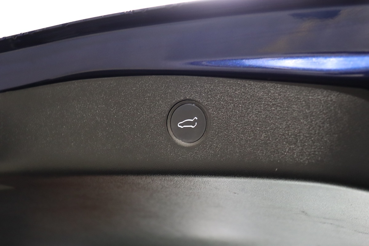 2023 Tesla Model 3 photo 12