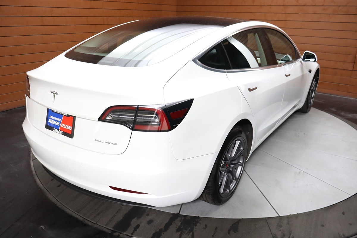 2020 Tesla Model 3 Long Range photo 19