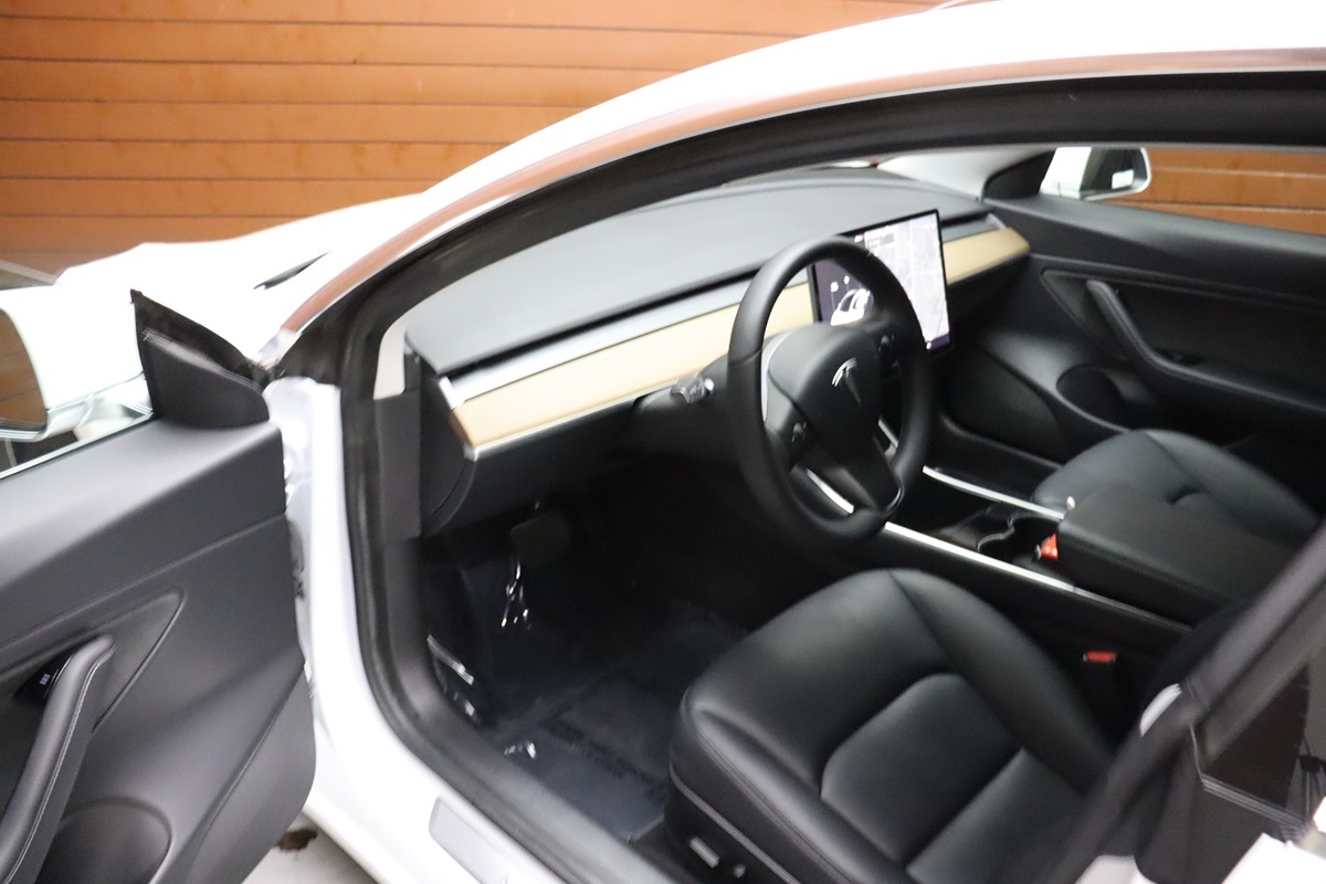 2020 Tesla Model 3 Long Range photo 21