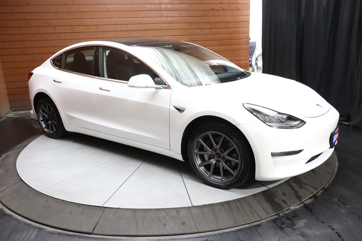 2020 Tesla Model 3 Long Range photo 17