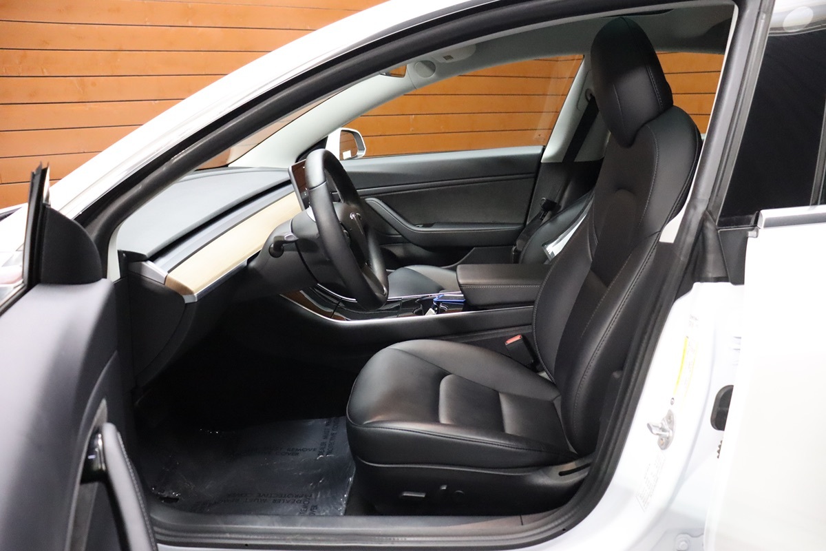 2020 Tesla Model 3 Long Range photo 33