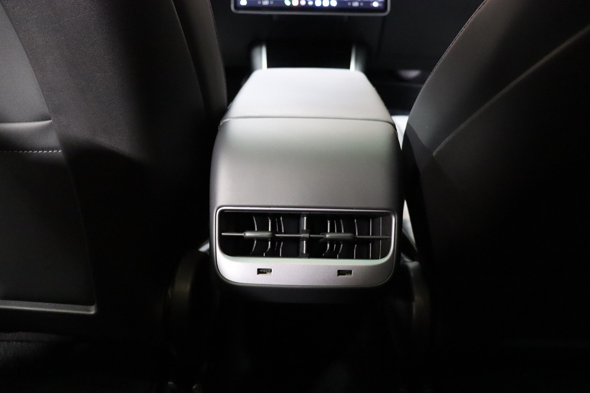 2020 Tesla Model 3 Long Range photo 42
