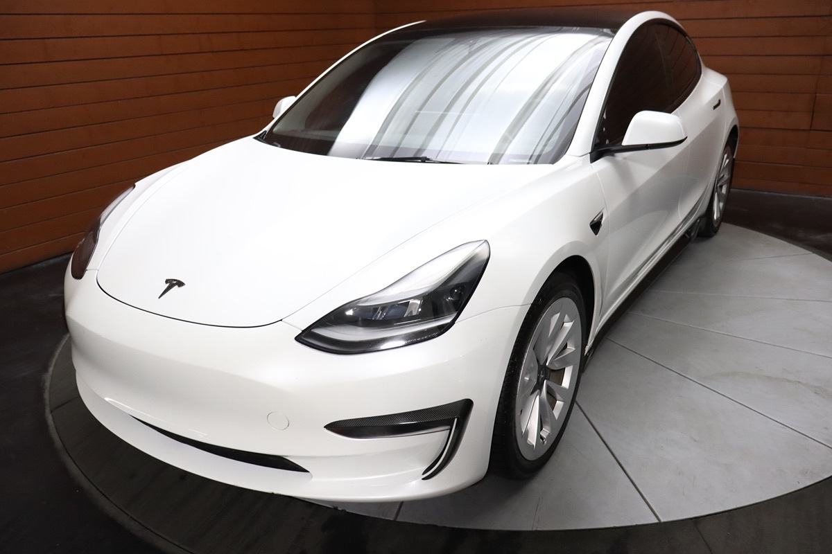 2023 Tesla Model 3 photo 4