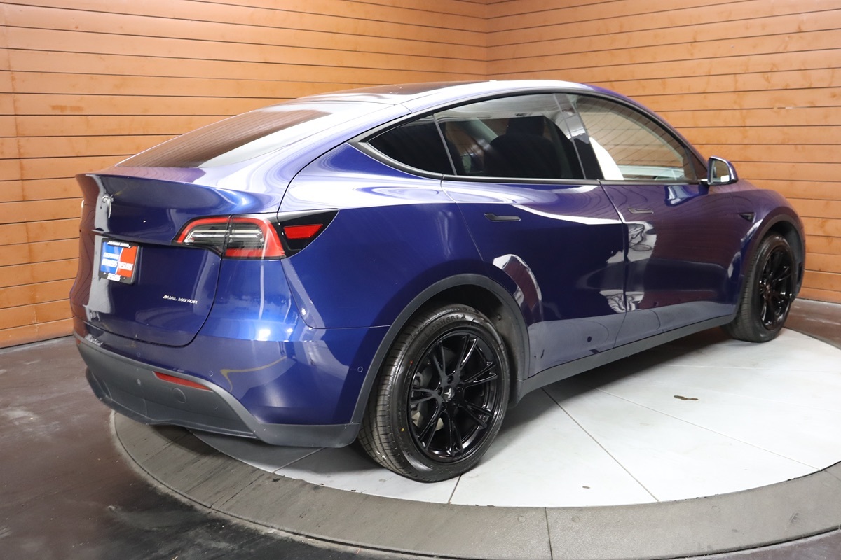 2022 Tesla Model Y Long Range photo 15