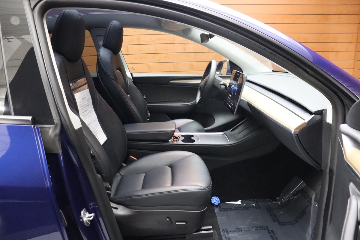 2022 Tesla Model Y Long Range photo 23