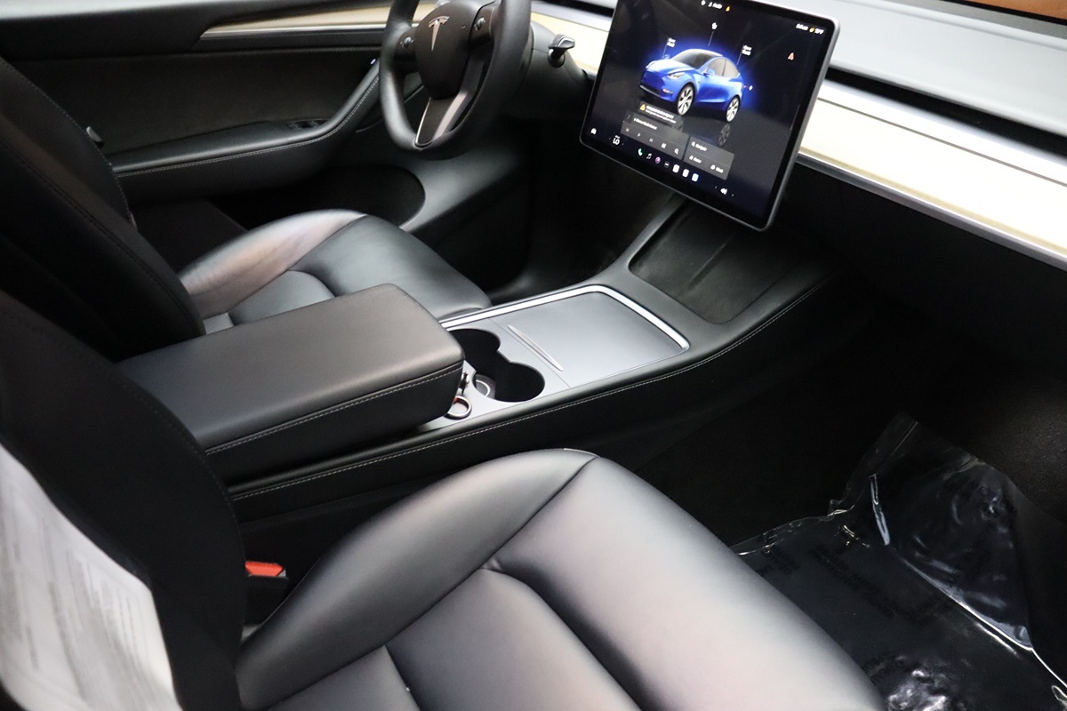 2022 Tesla Model Y Long Range photo 25