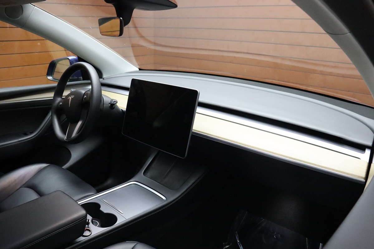 2022 Tesla Model Y Long Range photo 27
