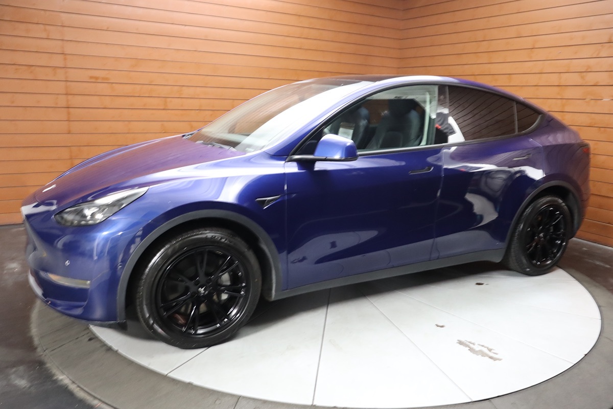2022 Tesla Model Y Long Range photo 6
