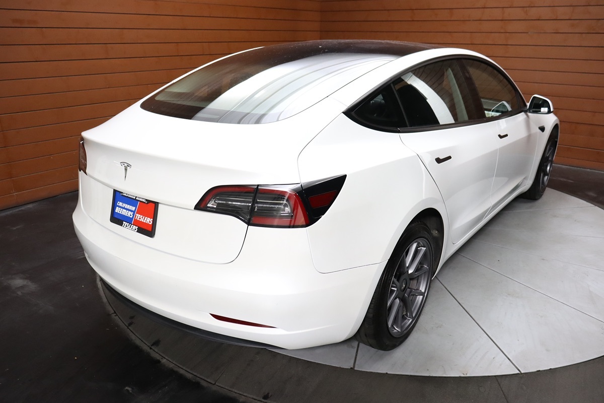 2023 Tesla Model 3 photo 17
