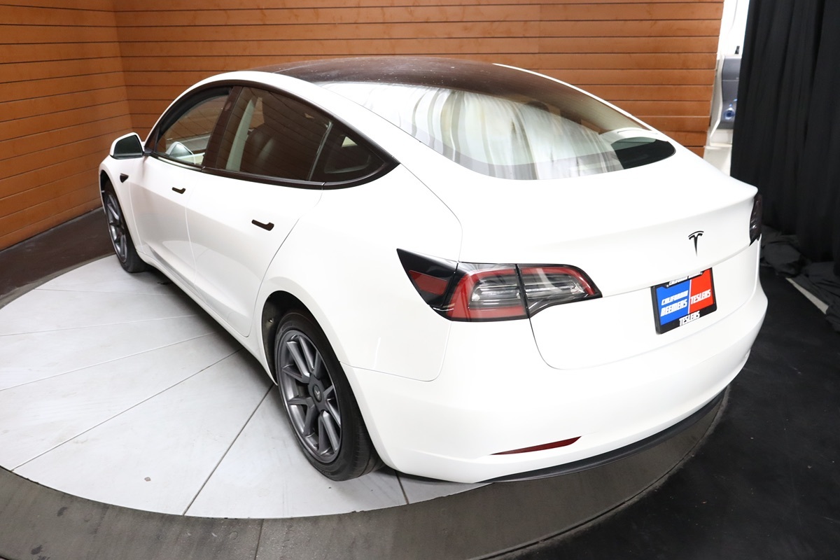 2023 Tesla Model 3 photo 9