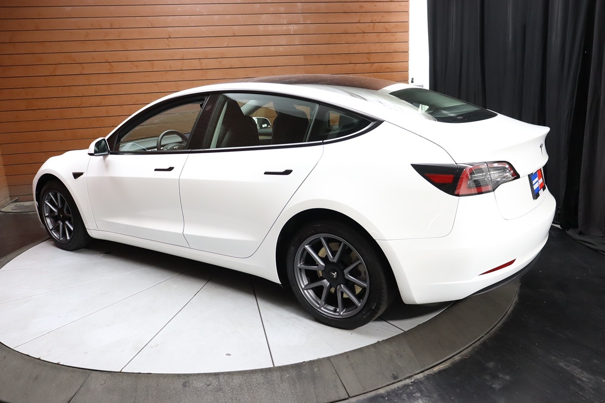 2023 Tesla Model 3 photo 8