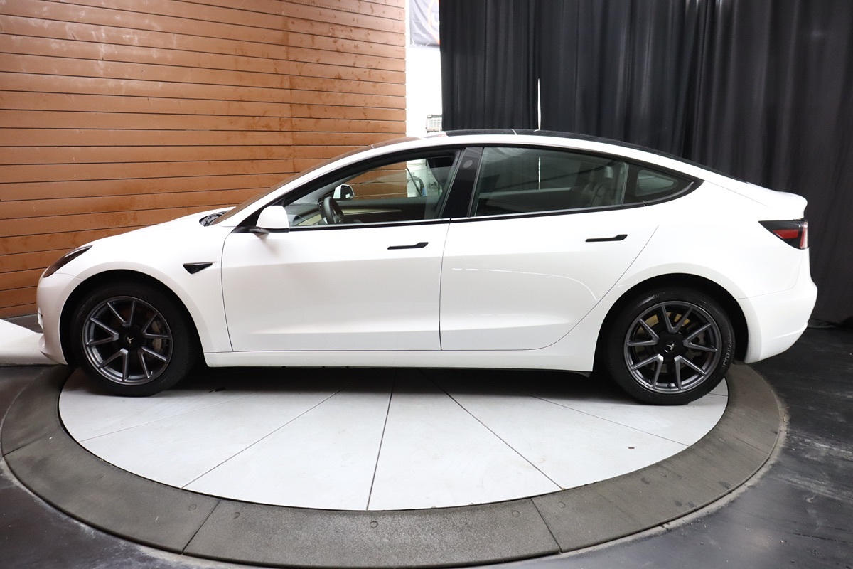 2023 Tesla Model 3 photo 7
