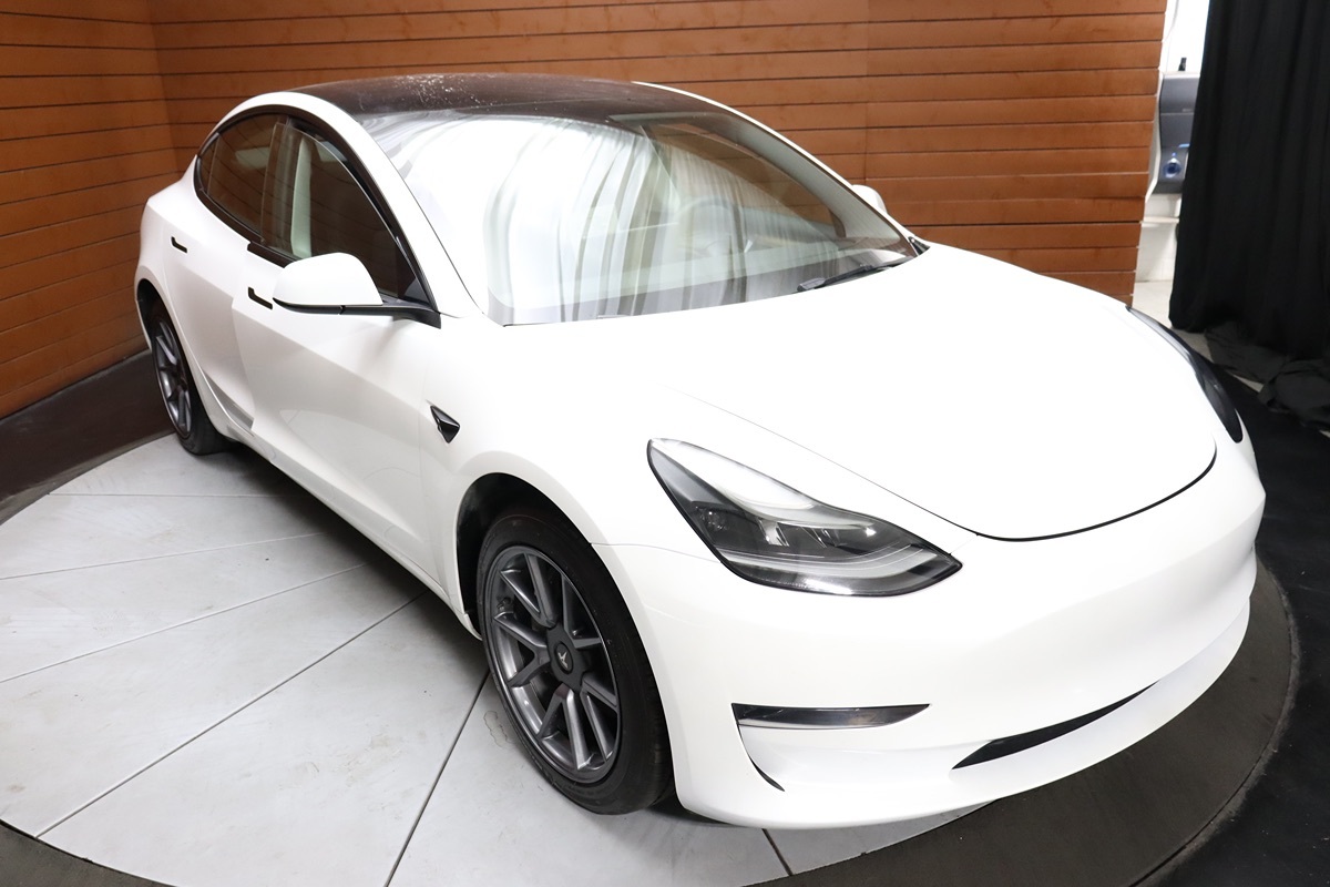 2023 Tesla Model 3 photo 13