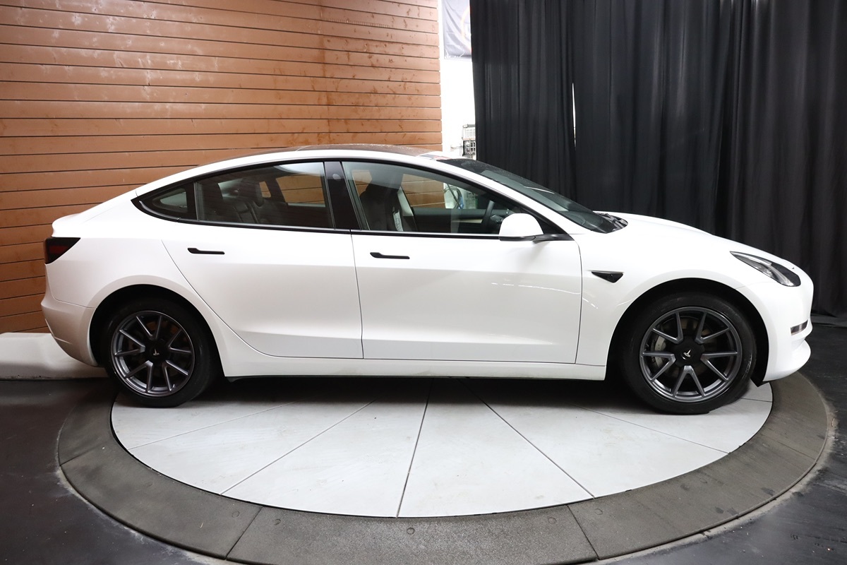 2023 Tesla Model 3 photo 15