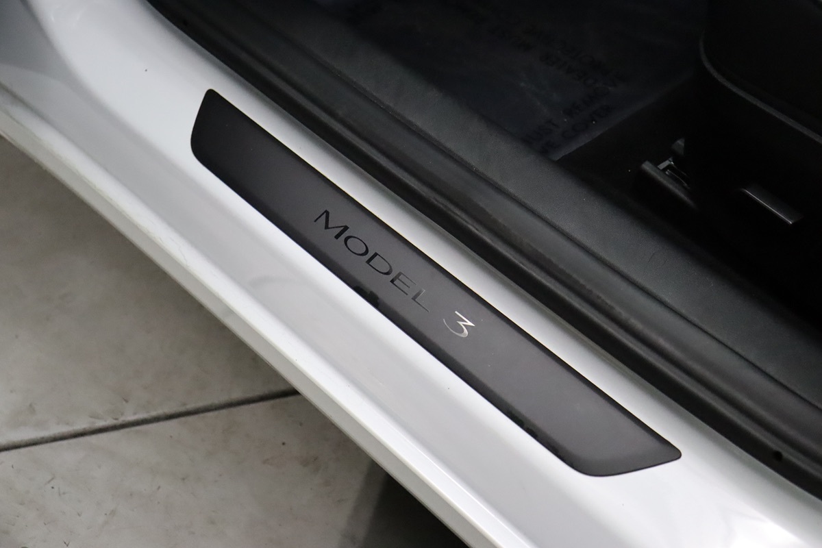 2023 Tesla Model 3 photo 26
