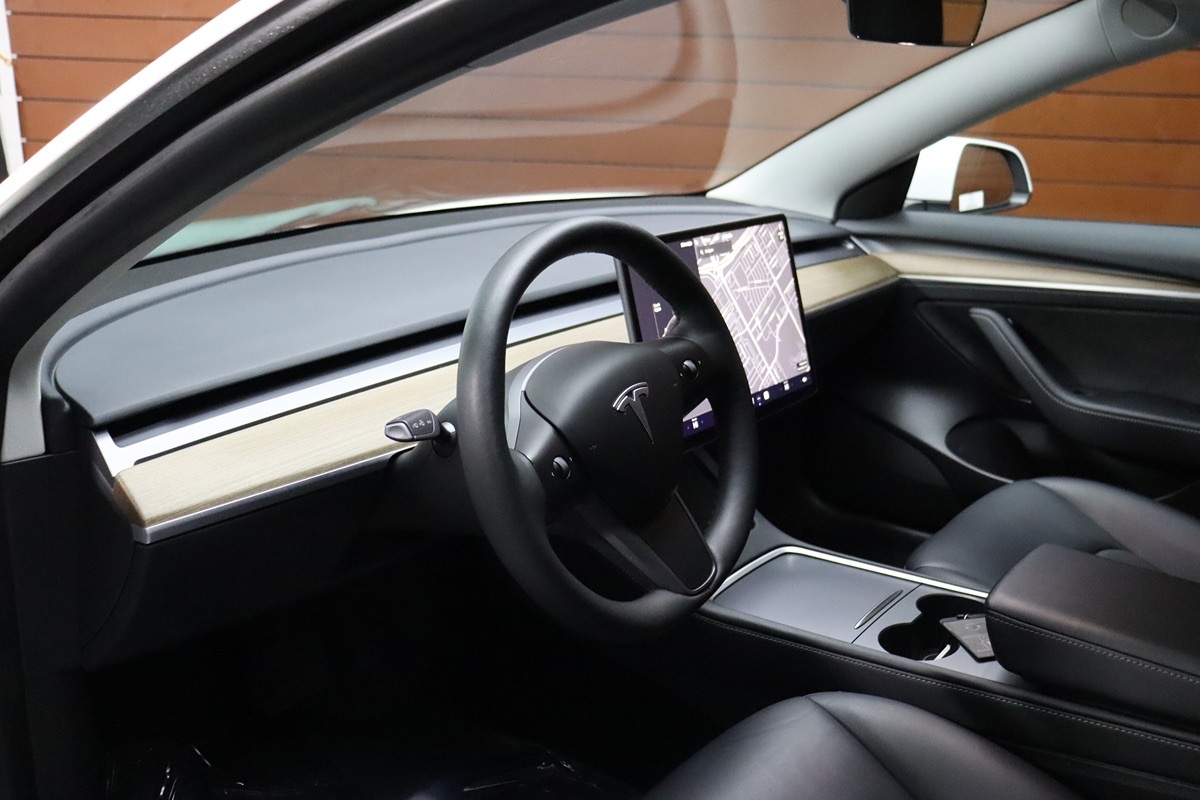 2023 Tesla Model 3 photo 27
