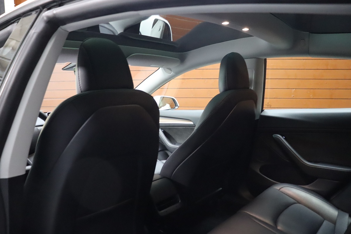 2023 Tesla Model 3 photo 32