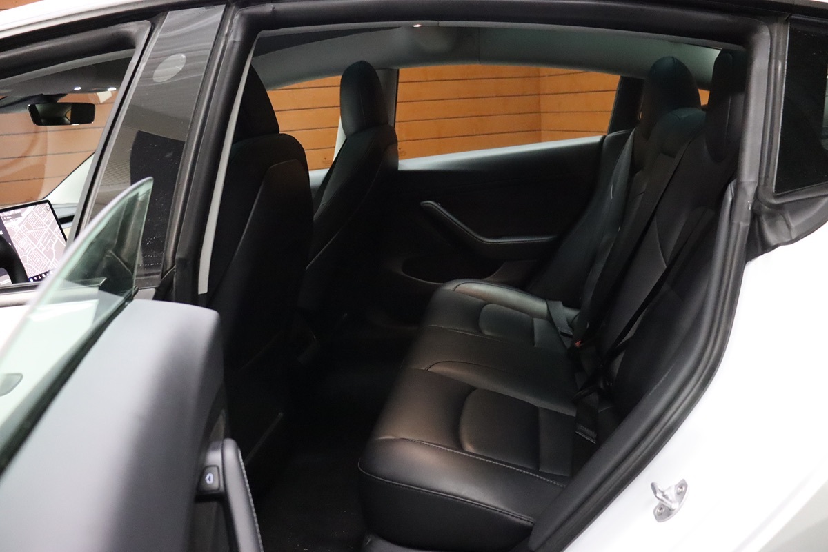 2023 Tesla Model 3 photo 33