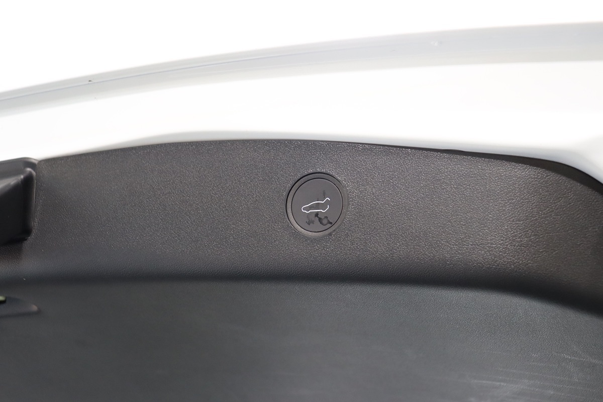 2023 Tesla Model 3 photo 12