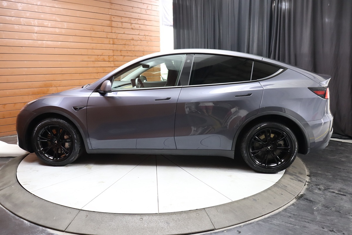 2021 Tesla Model Y Long Range photo 9