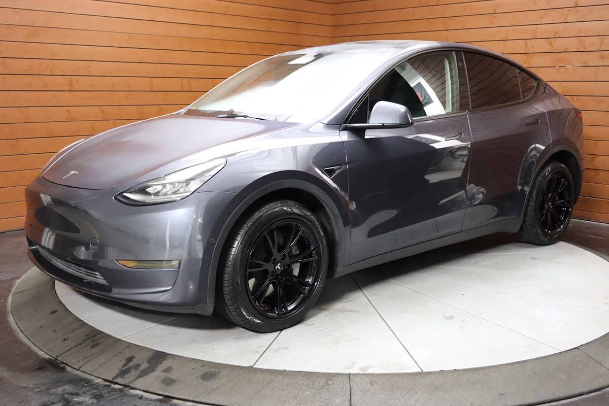2021 Tesla Model Y Long Range photo 12