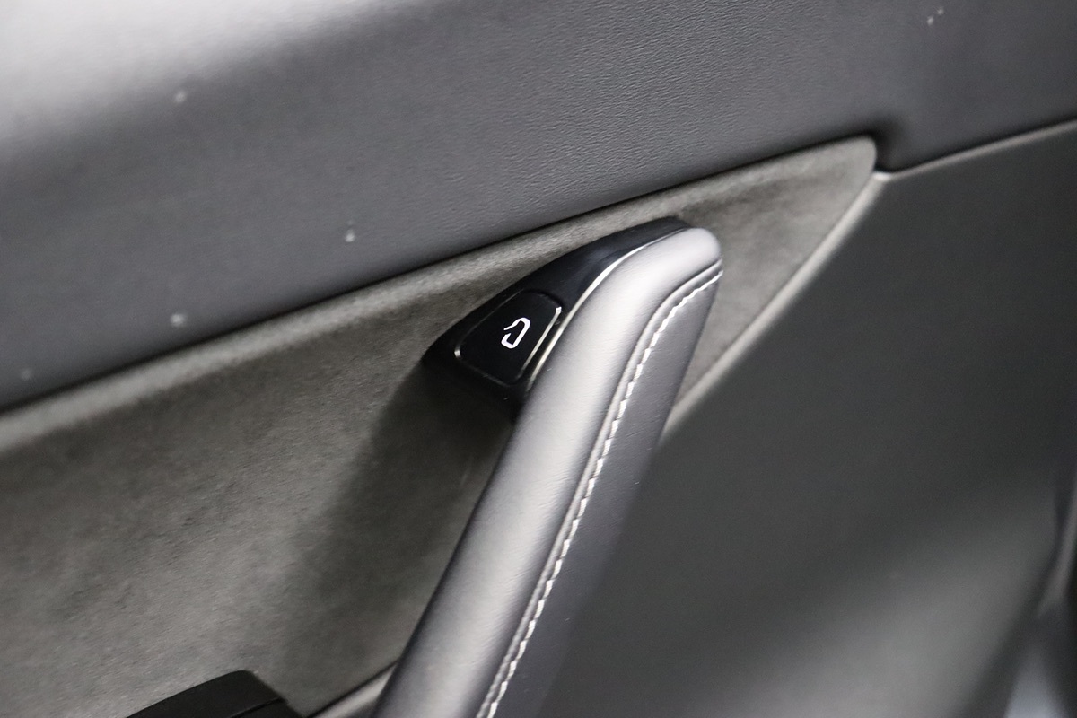 2021 Tesla Model Y Long Range photo 22