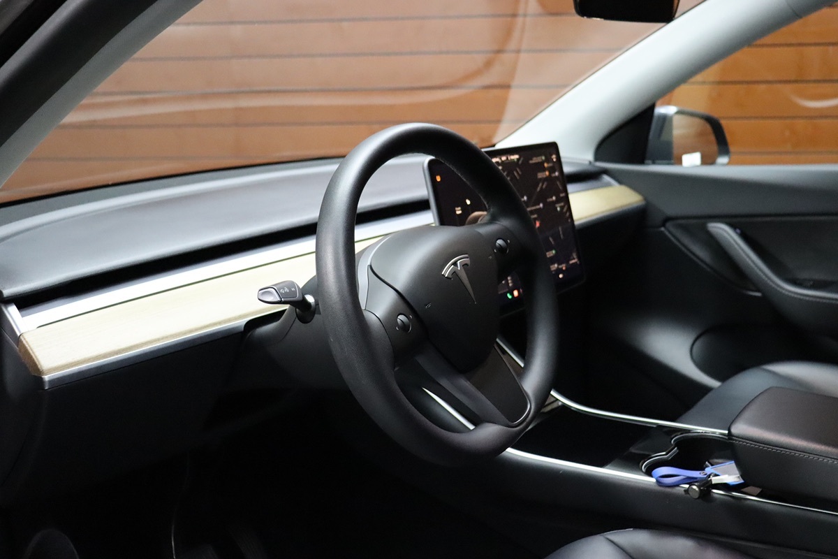 2021 Tesla Model Y Long Range photo 23