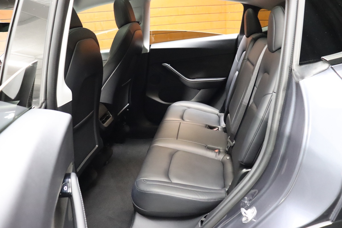 2021 Tesla Model Y Long Range photo 29
