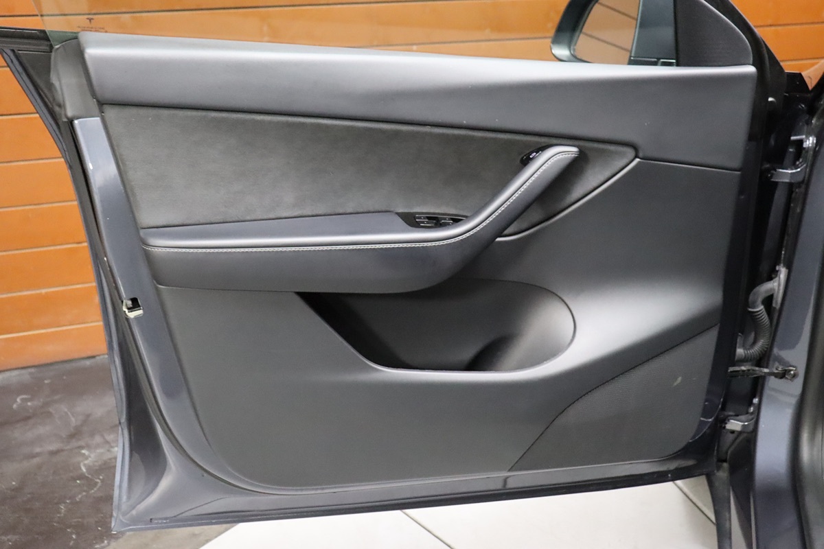 2021 Tesla Model Y Long Range photo 34