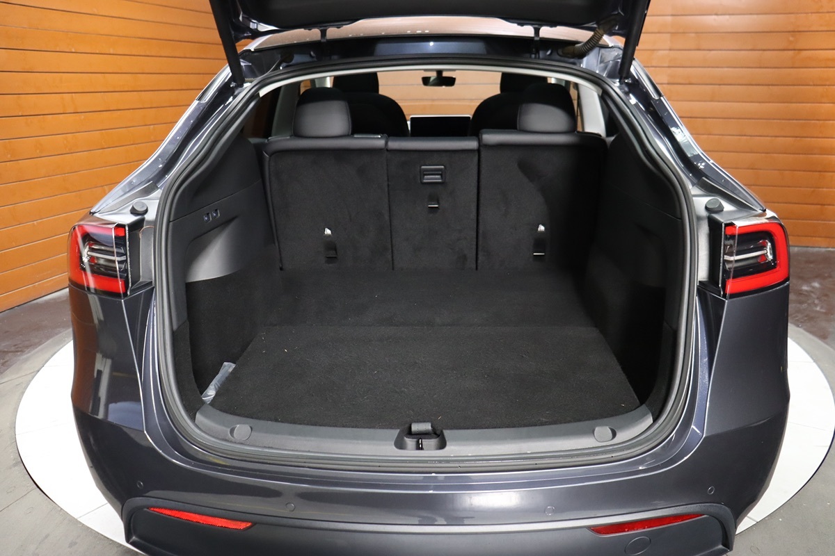 2021 Tesla Model Y Long Range photo 44