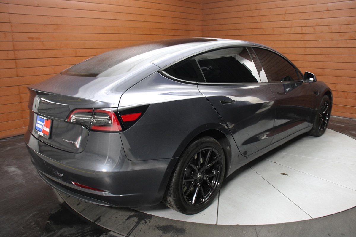 2022 Tesla Model 3 Long Range photo 9