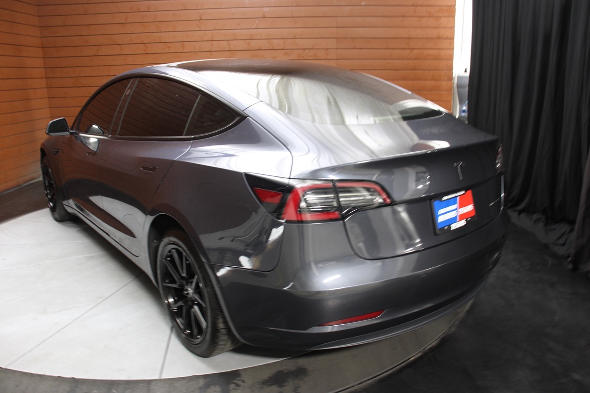 2022 Tesla Model 3 Long Range photo 10