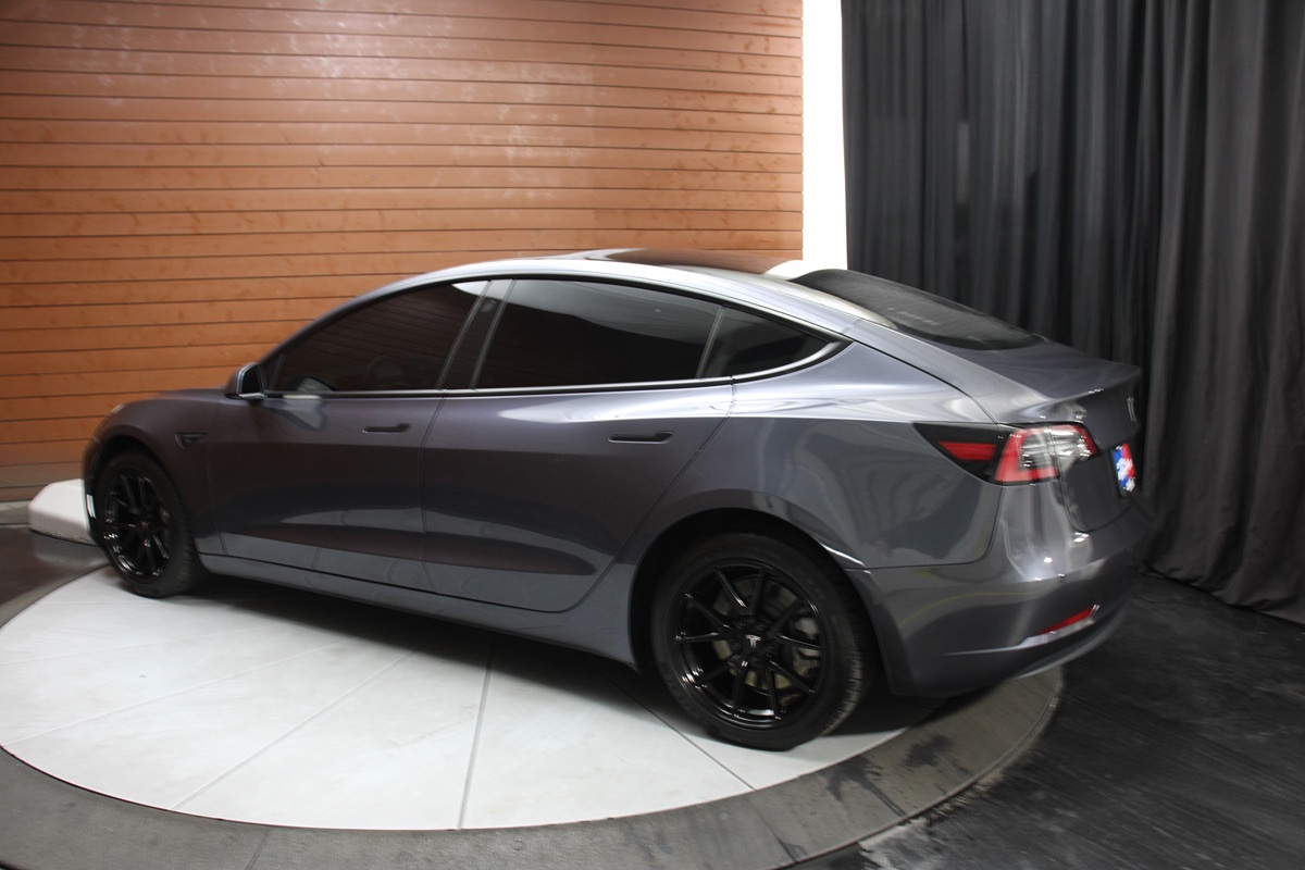 2022 Tesla Model 3 Long Range photo 11