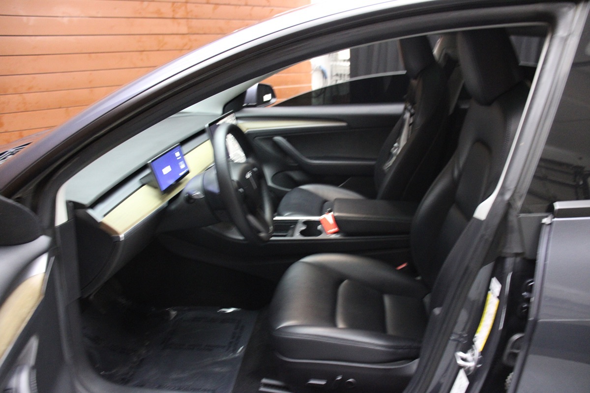 2022 Tesla Model 3 Long Range photo 17