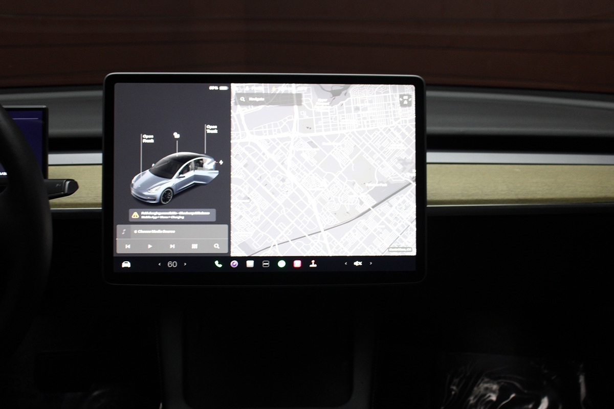 2022 Tesla Model 3 Long Range photo 23