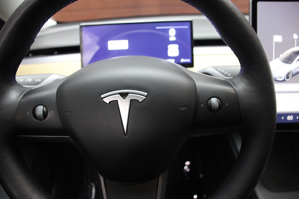 2022 Tesla Model 3 Long Range photo 27
