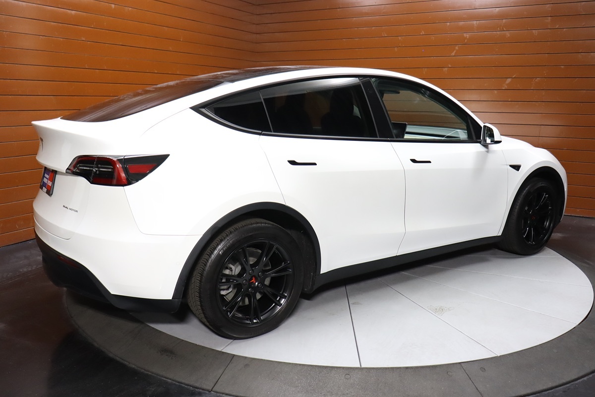 2020 Tesla Model Y Long Range photo 14