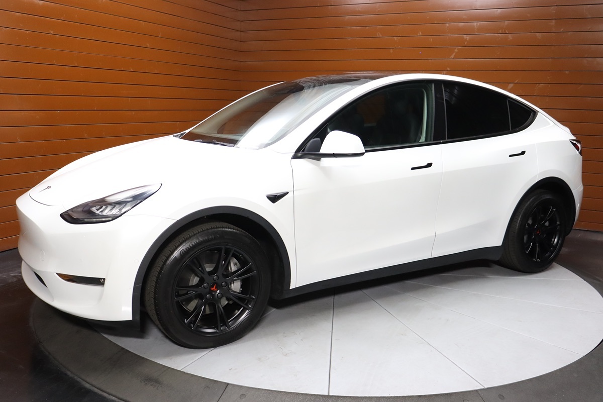 2020 Tesla Model Y Long Range photo 13