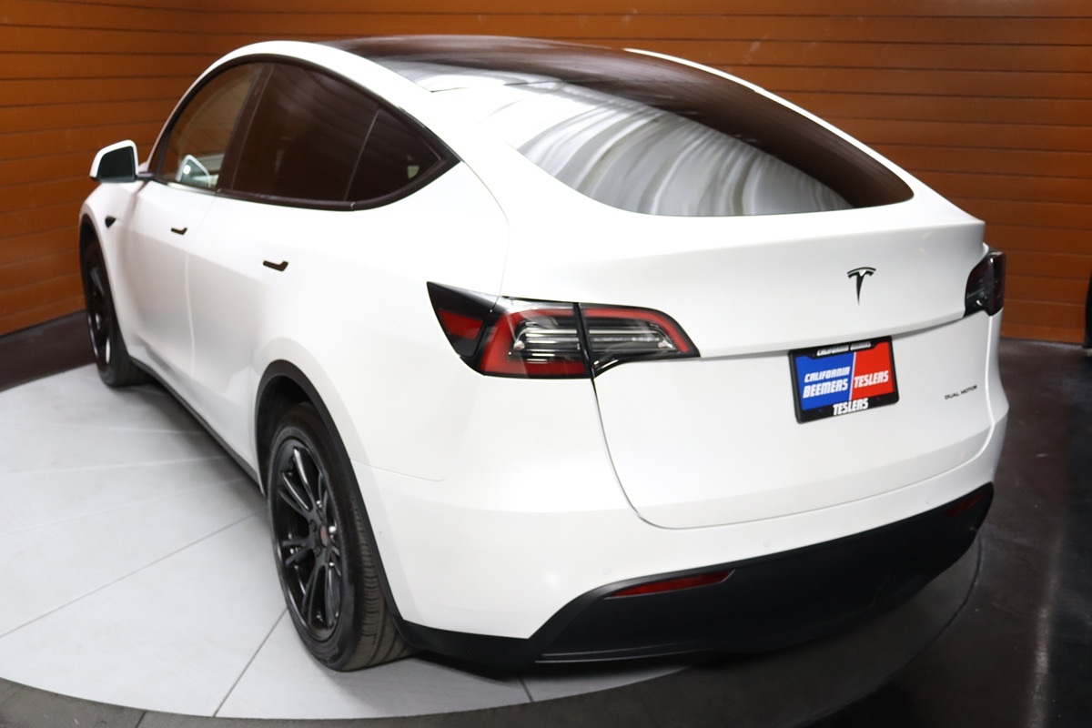 2020 Tesla Model Y Long Range photo 11
