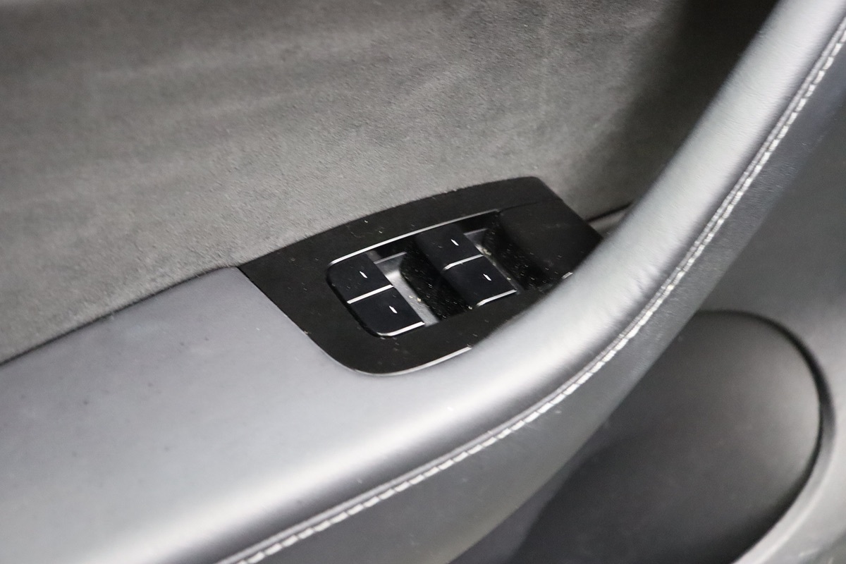 2020 Tesla Model Y Long Range photo 23