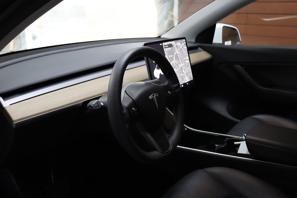 2020 Tesla Model Y Long Range photo 26