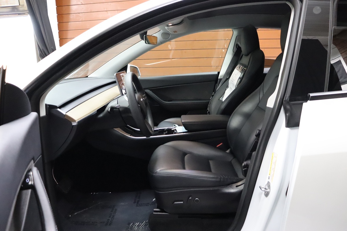 2020 Tesla Model Y Long Range photo 27