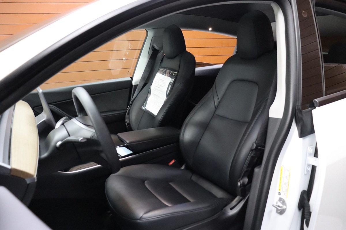 2020 Tesla Model Y Long Range photo 29