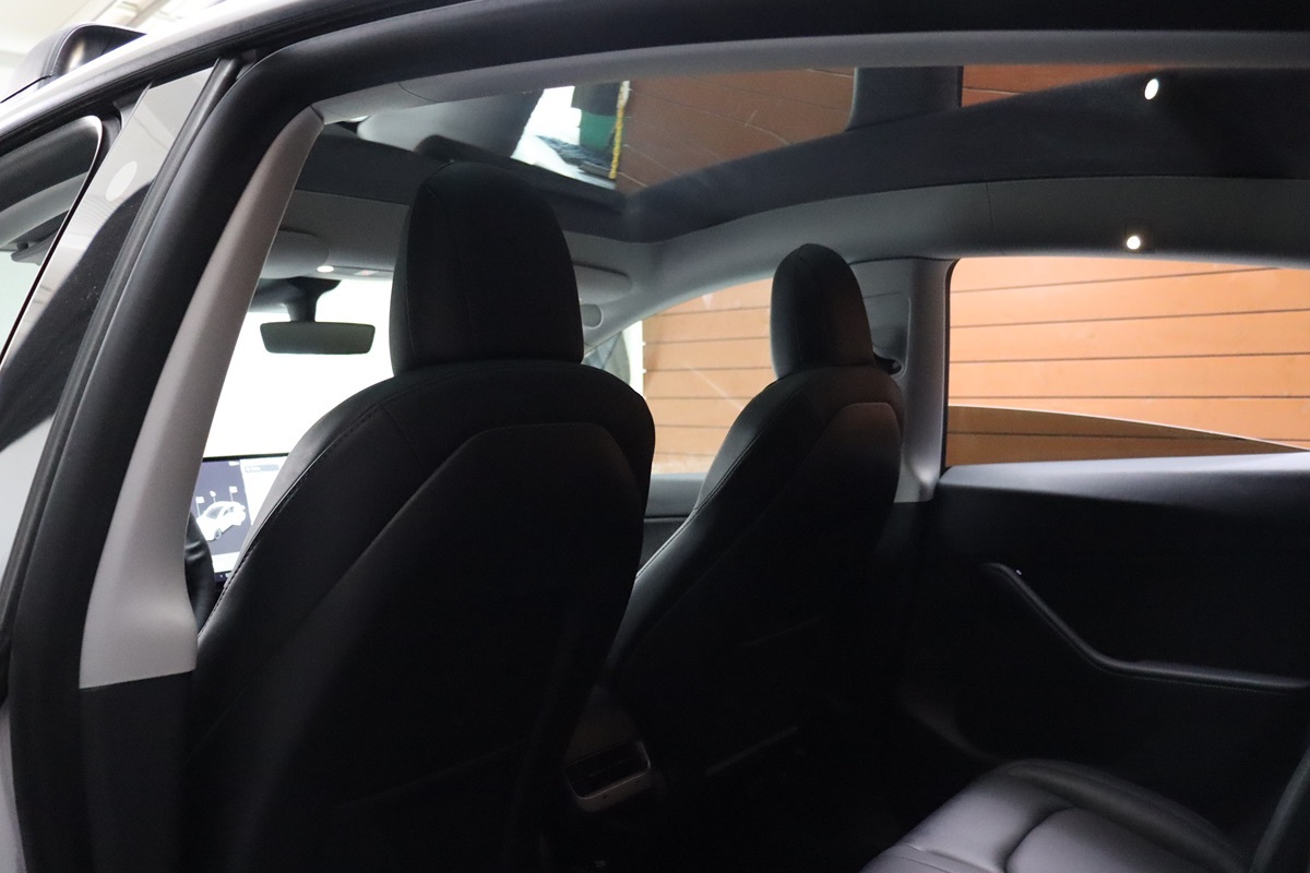 2020 Tesla Model Y Long Range photo 31