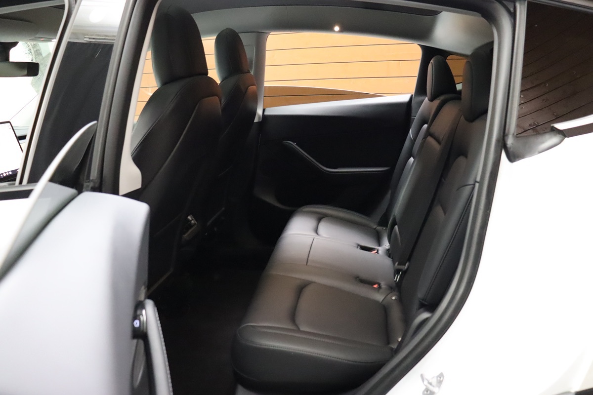 2020 Tesla Model Y Long Range photo 32