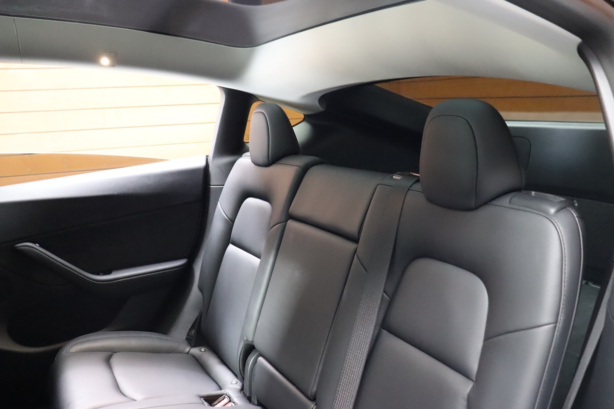 2020 Tesla Model Y Long Range photo 35