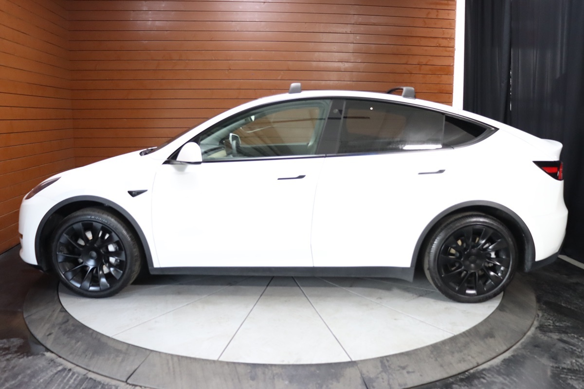 2020 Tesla Model Y Long Range photo 38