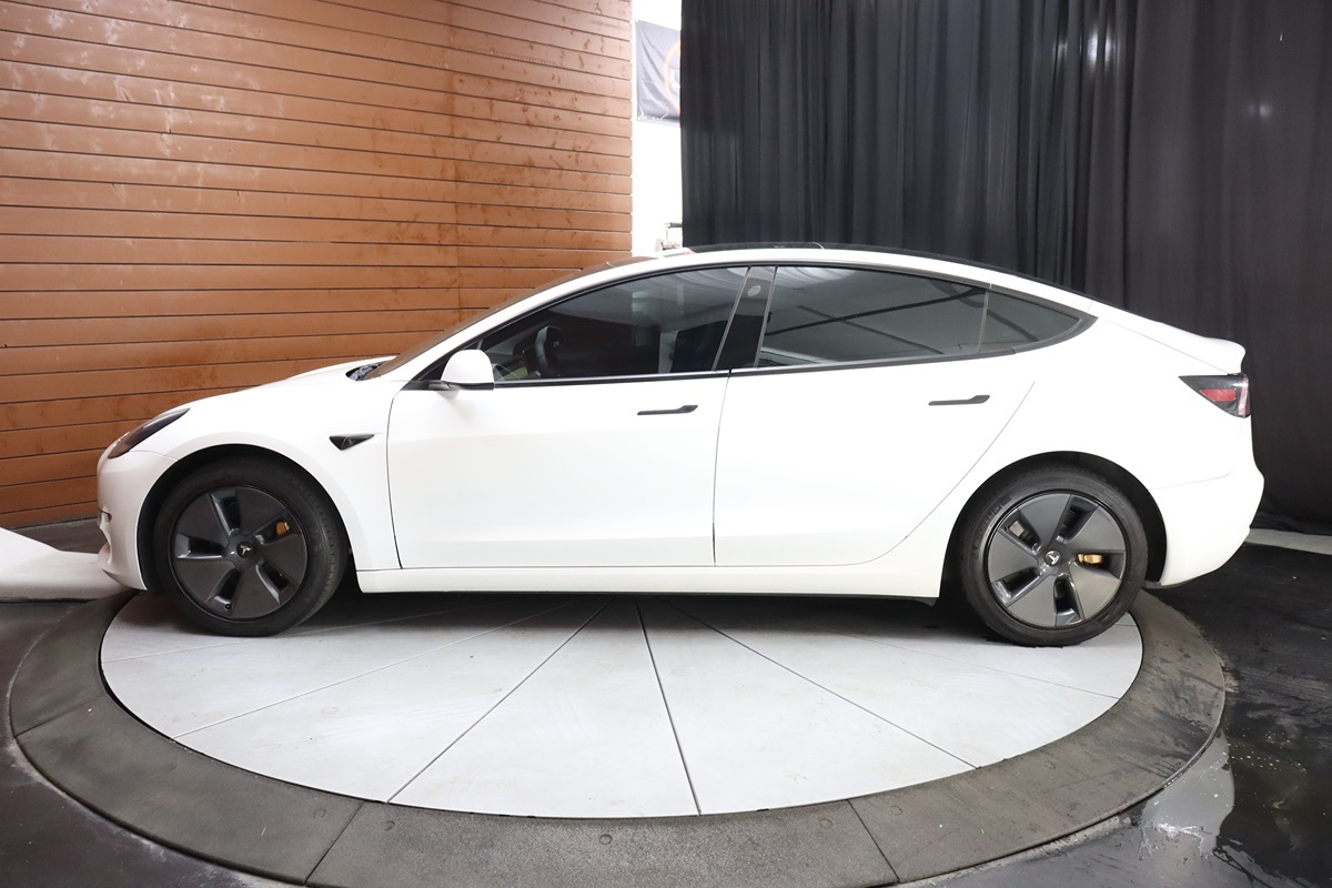 2020 Tesla Model 3 Long Range photo 9