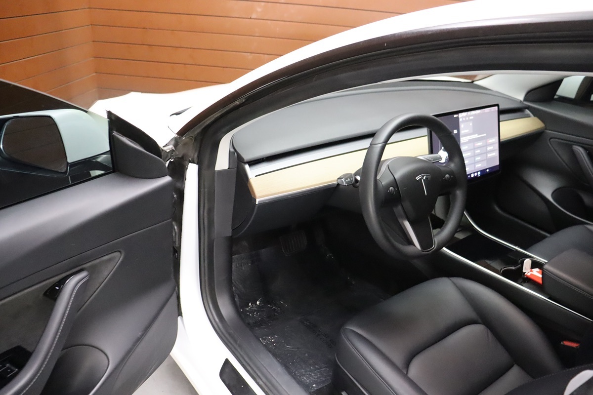 2020 Tesla Model 3 Long Range photo 21