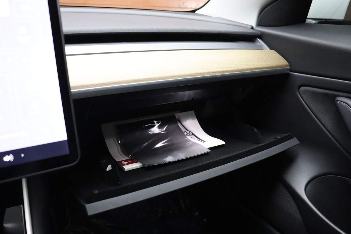 2020 Tesla Model 3 Long Range photo 28